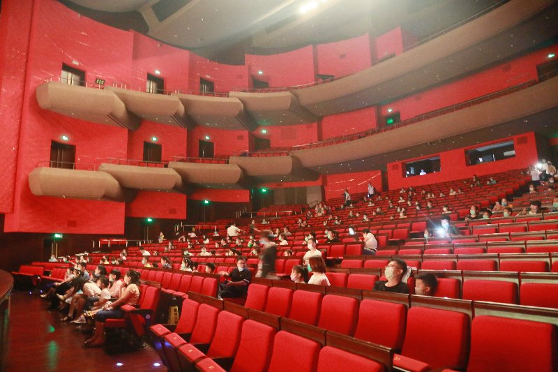 复工后首演——德州大剧院的灯又亮起来了!