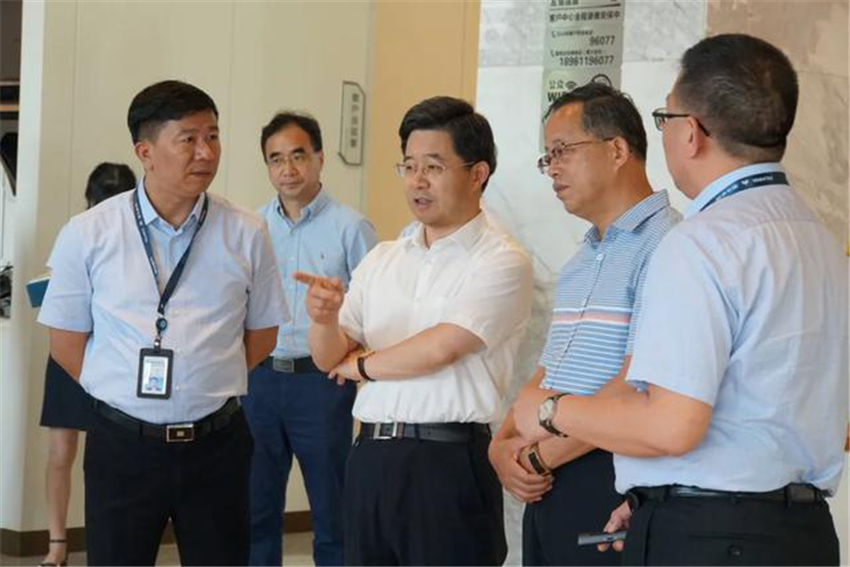 常州市委常委,市委秘书长方国强到常州港华调研"营商环境"建设