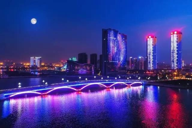 灯塔广场|景区_新浪新闻