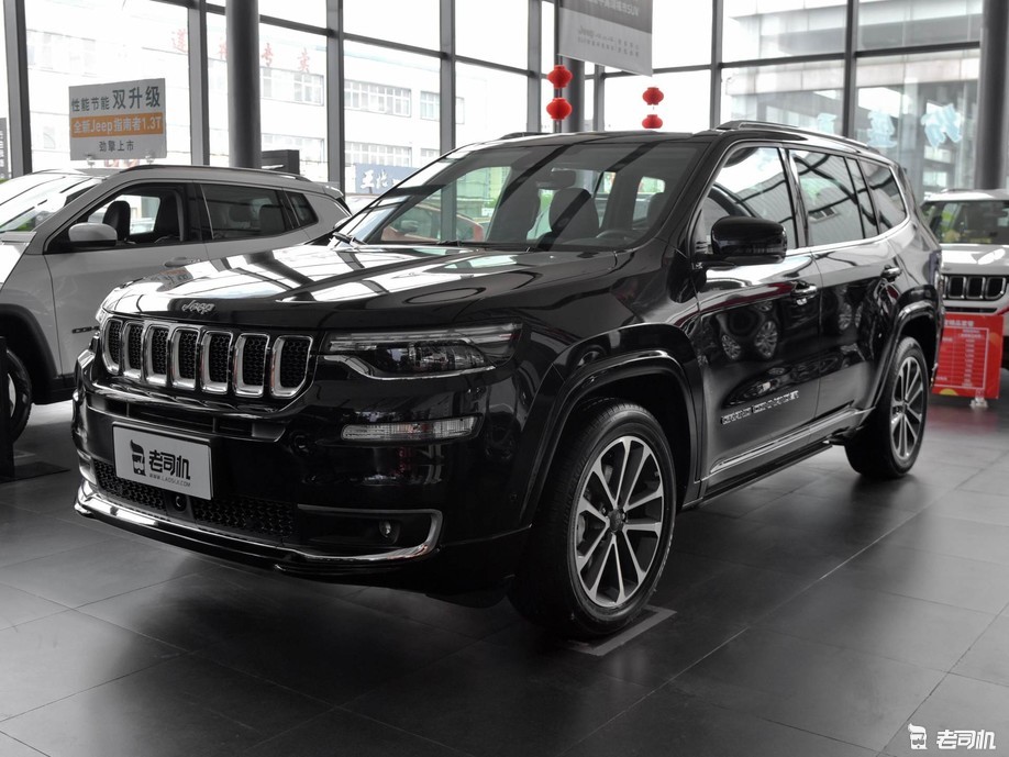 霸气侧漏的大块头 小哥带你看jeep大指挥官