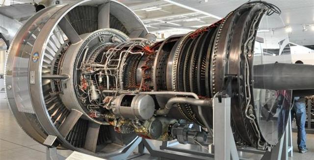 中国能仿制航母战机,为何把美国发动机拆开,却无法仿制成功