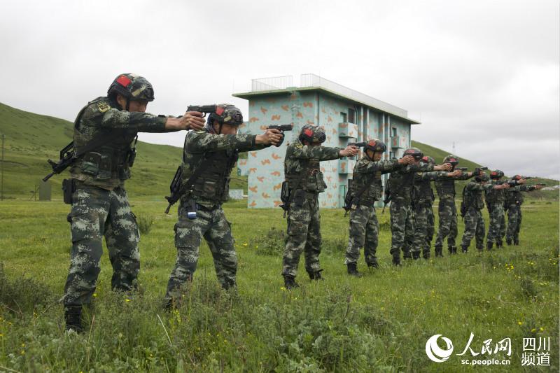 武警四川总队阿坝支队组织开展特战分队"魔鬼周"极限训练