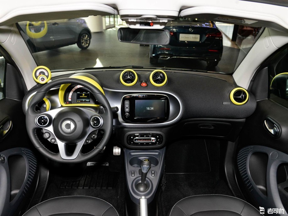 城市出行风向标 小哥带你看smart fortwo