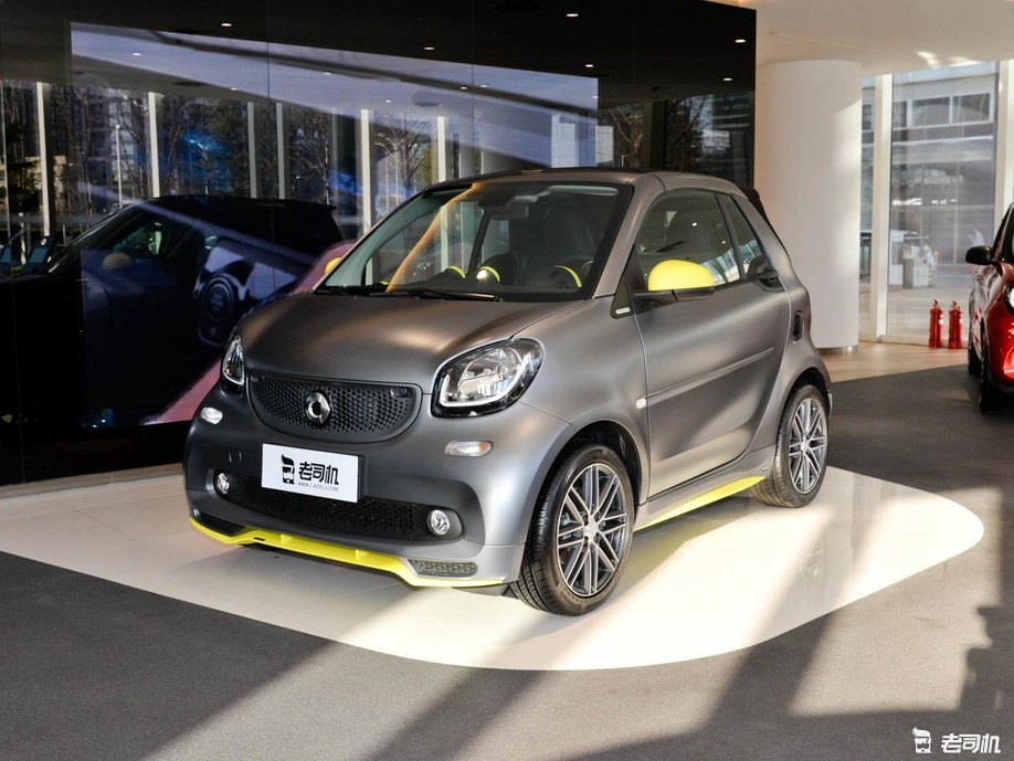 城市出行风向标 小哥带你看smart fortwo