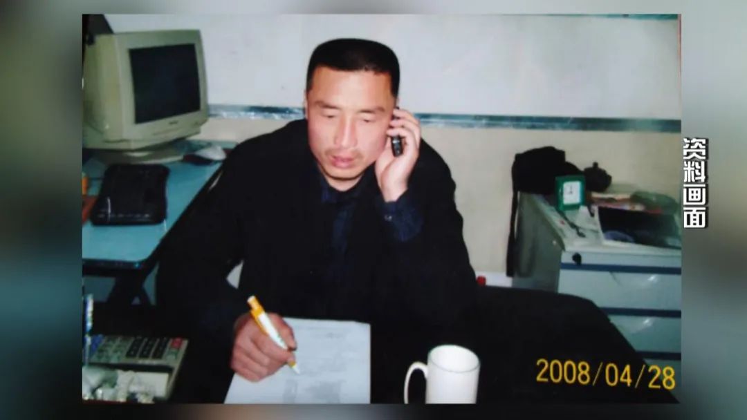 难以置信定陶一位大哥差点被自己养的鸟踹骨折没错真是鸟