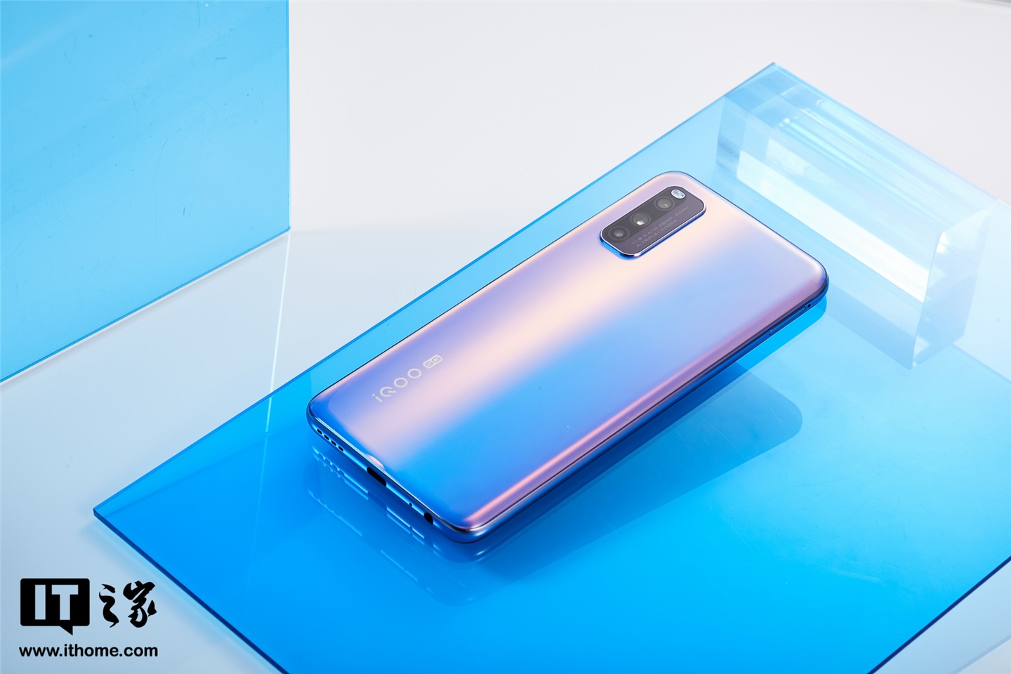 【it之家开箱】iqoo z1幻彩流星配色图赏