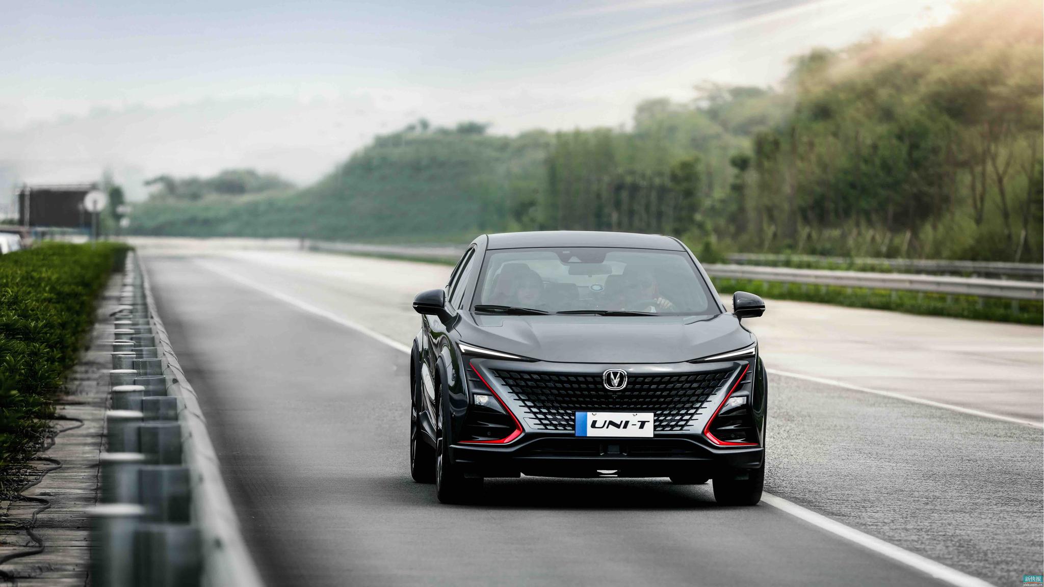 售价11.39万—13.39万元,长安uni-t满足年轻消费群体的多元化需求