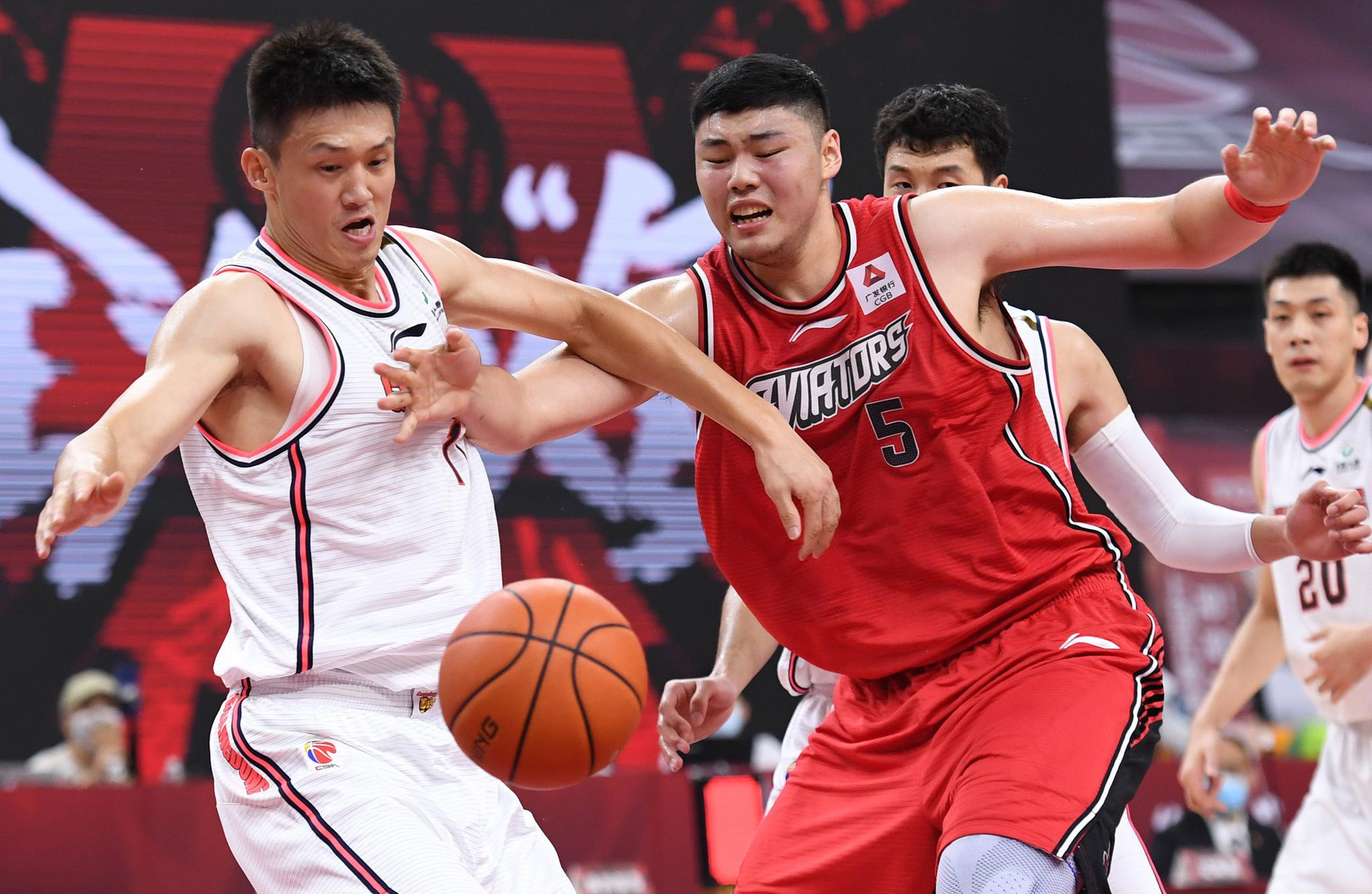 篮球|cba复赛第一阶段:深圳马可波罗对阵广东东莞银行