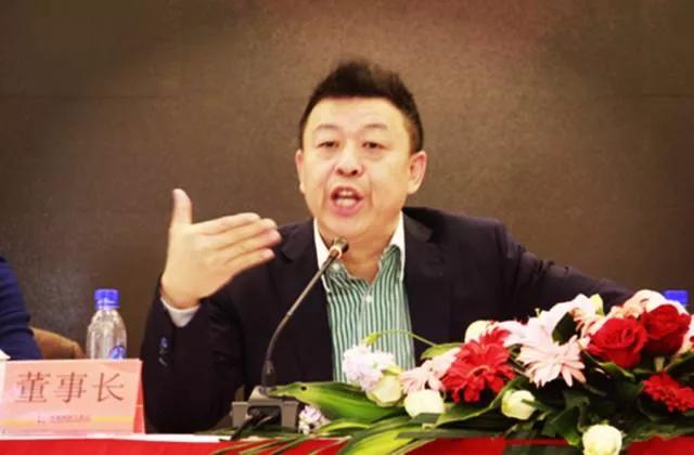 桐庐首富陷监狱风云:靠10亿分红掏空公司,20亿豪赌快递血本无归