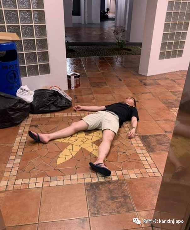 新加坡咖啡厅再次上演耍酒疯群战,深夜黑衣男子倒在