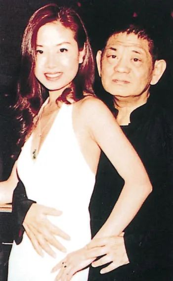 已故艳星陈宝莲儿子长成干爹模样那些散去的莺燕谁还记得她们容颜