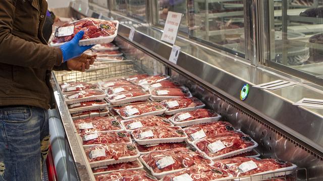 有员工检出新冠肺炎病毒阳性 巴西一牛肉企业自主暂停对华出口