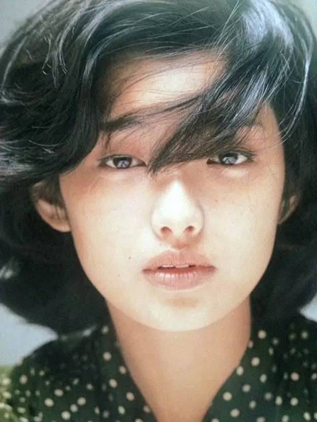 一代女神山口百惠退隐40年:终其一生,只为取悦一人