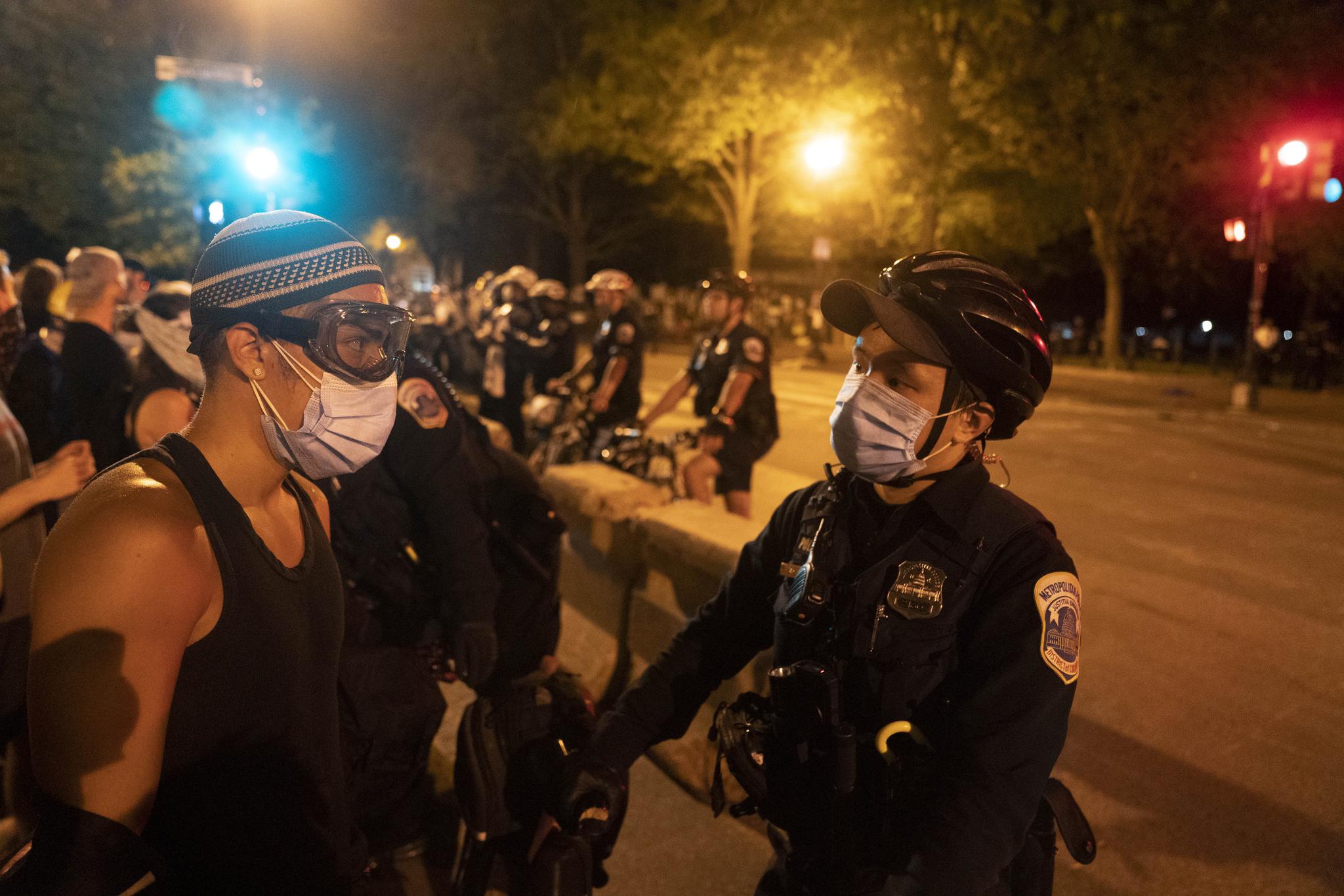 白宫附近加强戒备