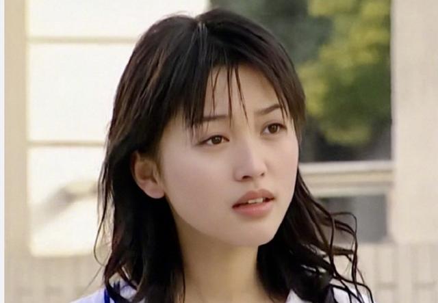 37岁的金莎还能翻红吗?高开低走的人生,她到底走错了哪一步