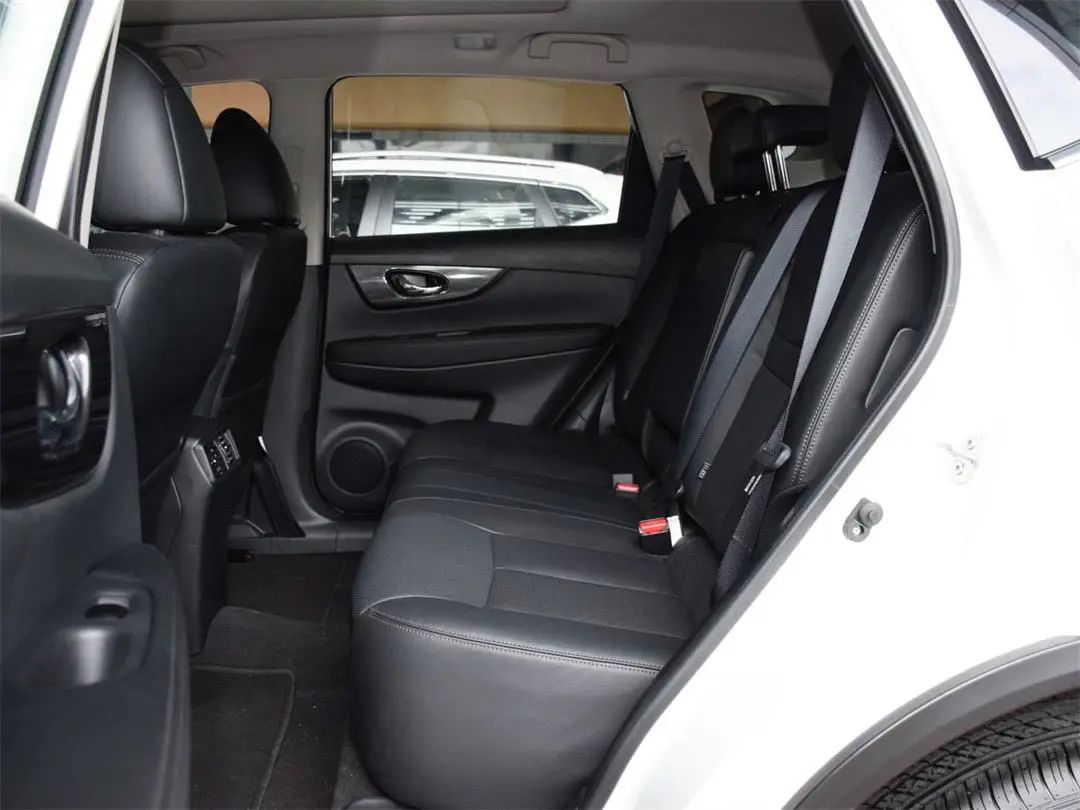 底子一样的两款车 一个月销过万 一个无人问津 为啥？