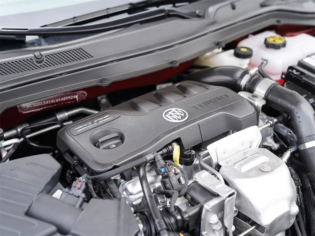 底子一样的两款车 一个月销过万 一个无人问津 为啥？