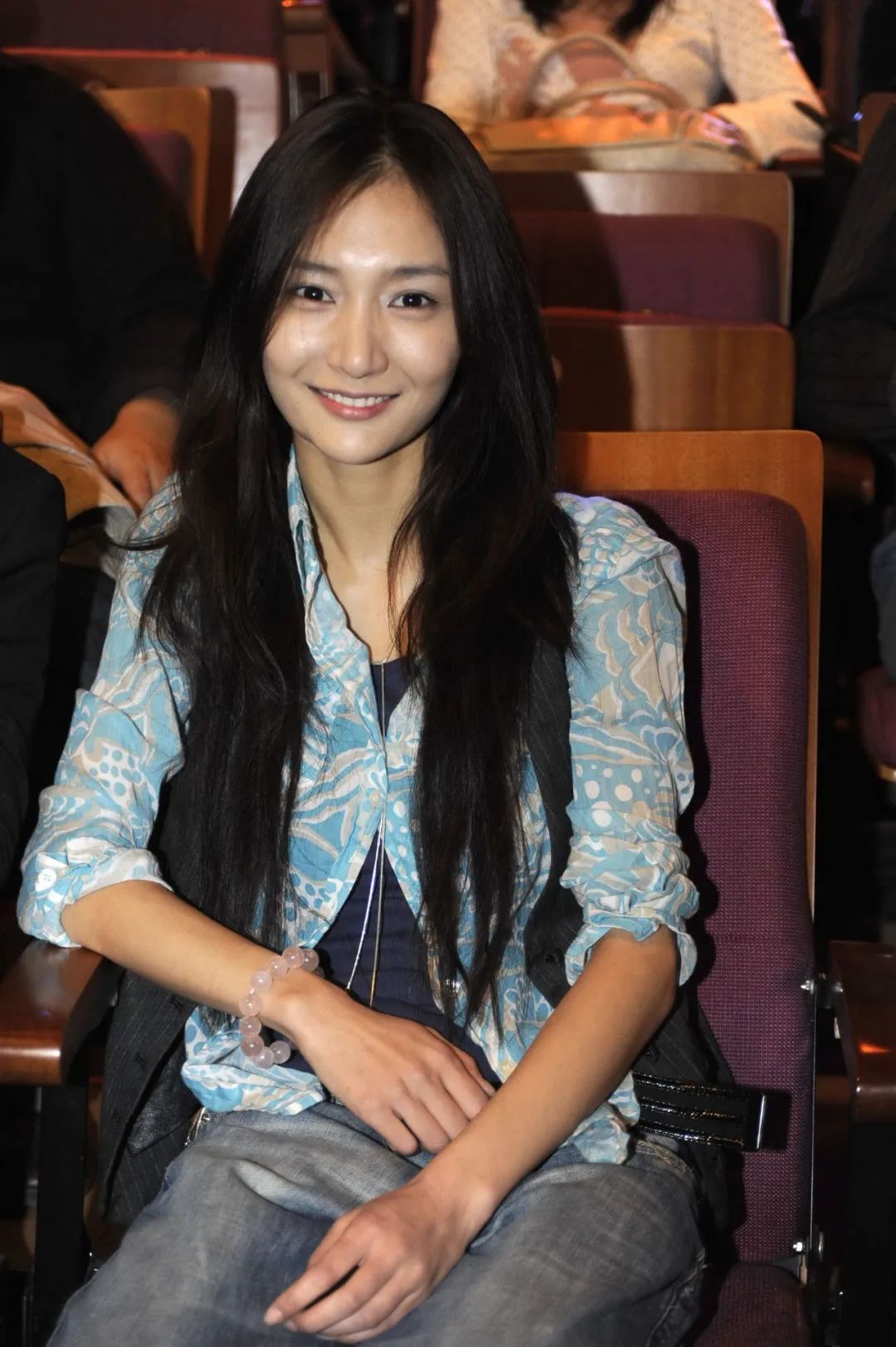 演员牛萌萌吸毒,警方回复"真的真的石锤了"