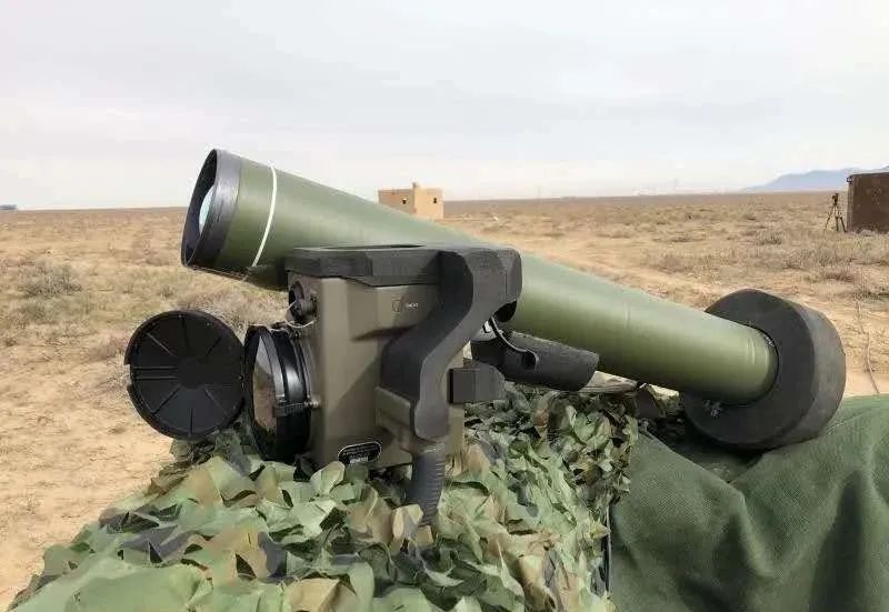 火力就是信仰!中国单兵反坦克导弹换代升级,红箭-11会入法眼吗?