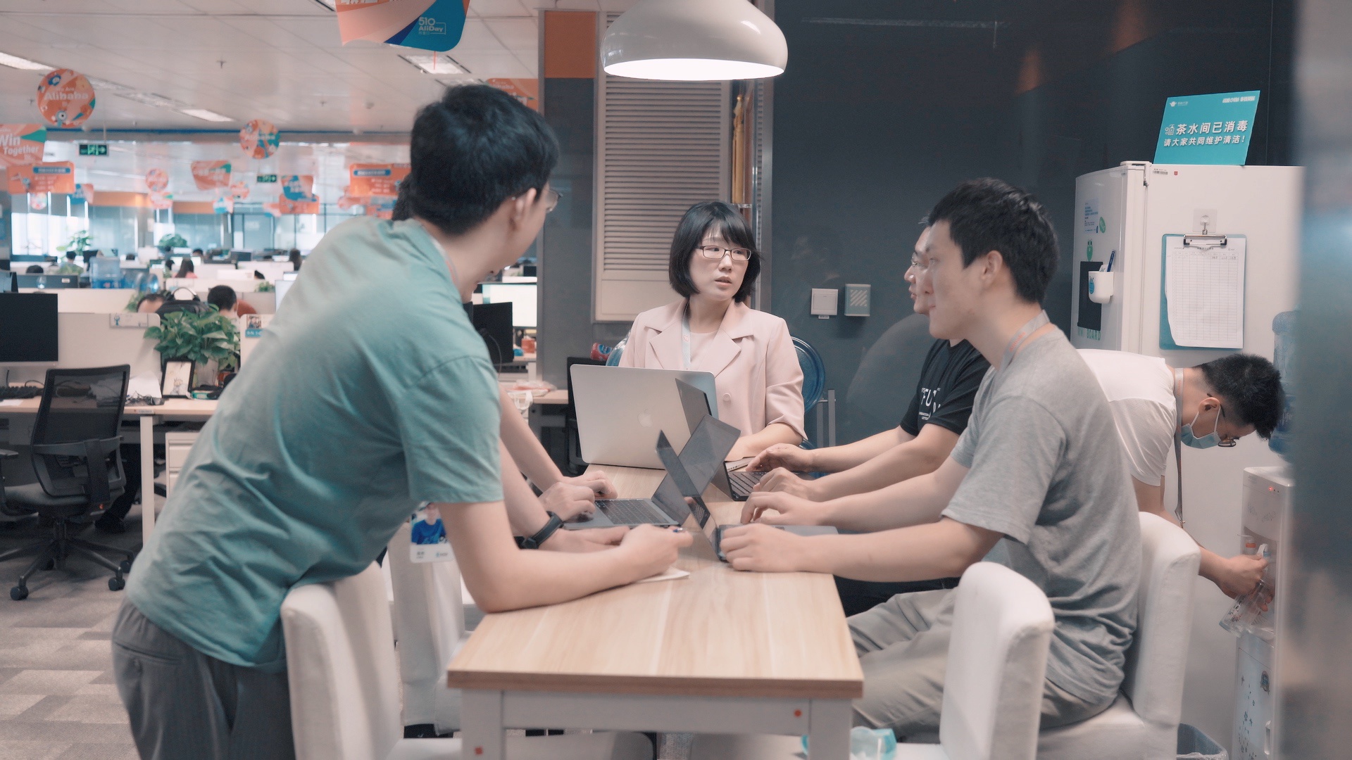 新职业涌现为中国人开辟更多就业"风口"