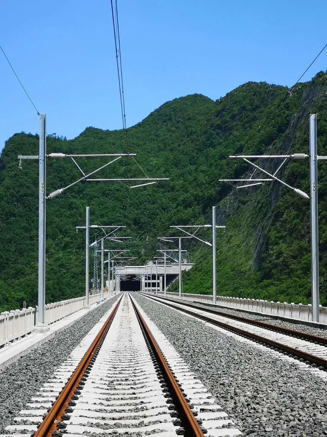 刚刚丨安六高铁,又传来两则重磅好消息!千万别错过!