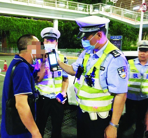 正文    厦门网讯(厦门晚报记者吕嘉捷)记者昨日从我市交警部门了解到