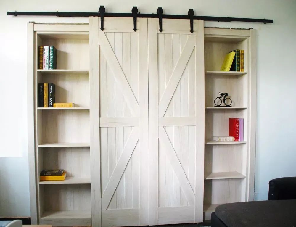 有一种门叫做谷仓门,近几年非常火,来看看吧!