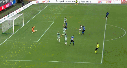 国米大将门前3米失空门,意媒:赛季最糟糕的射门