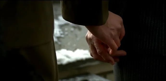 电影里那些关于手的镜头手控要窒息了