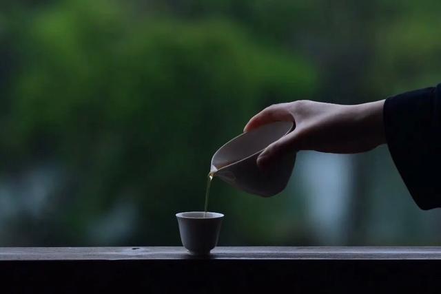 深居简出清闲处