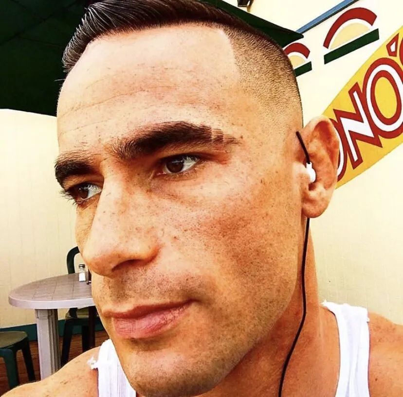 穿再帅的鞋也救不了你的脸2020帅哥们早就换上断眉了