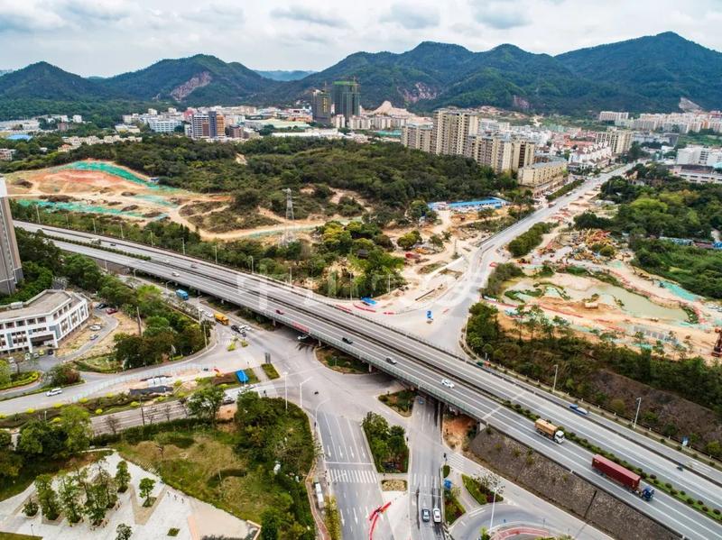 中开高速中山高速公路网中央的一道横线