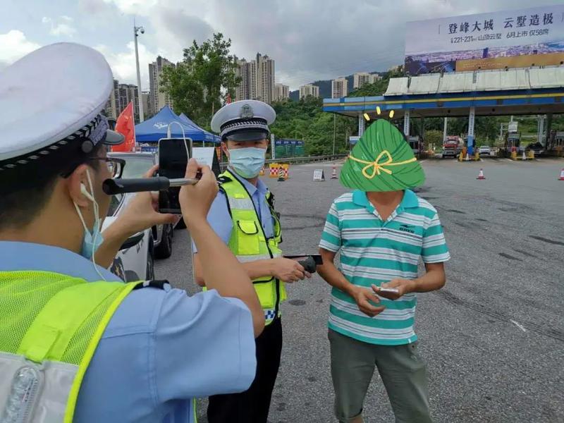 罚200元！端午假期首日中山多名司机被查处，只因乘客没做这事！休闲区蓝鸢梦想 - Www.slyday.coM