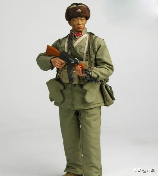 1962年攻下印军仓库战士穿印度军装吃印度罐头猛追逃敌