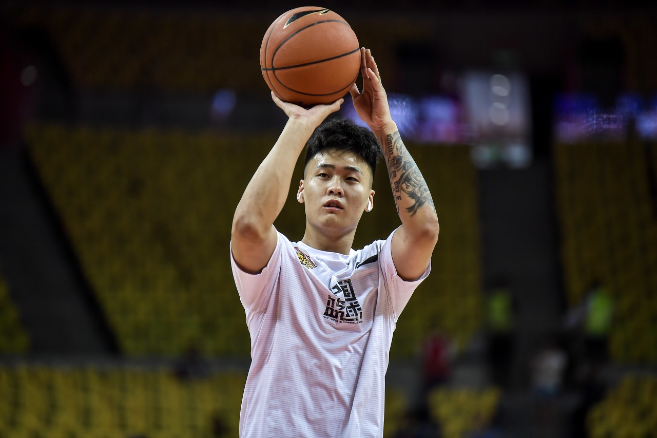 cba官方:赵睿违反疫情防控规定 对其作罚款1万&停赛三场处罚