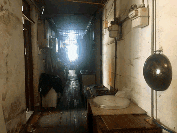 两年间朱红光屋外走廊对比