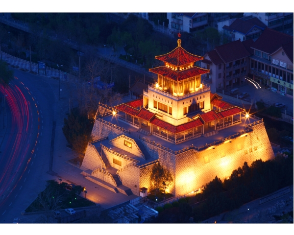 (解放阁 来源:济南市人民政府)与"山泉湖河城"共美的是,每一个与城市