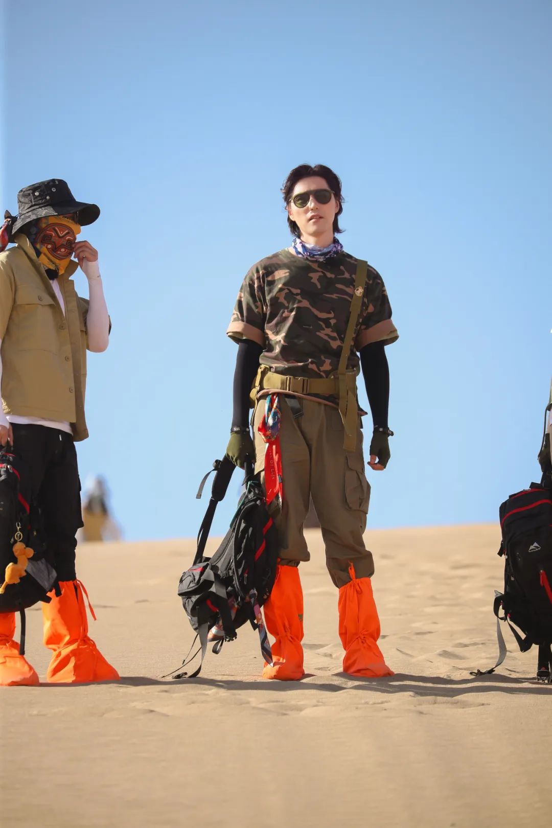 《极限挑战6》沙漠徒步困难重重,成员逆风而行一起拼