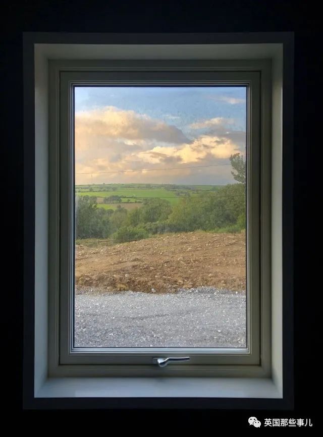 有着神仙窗景的房子光是坐窗边发呆就有满满的幸福感啊