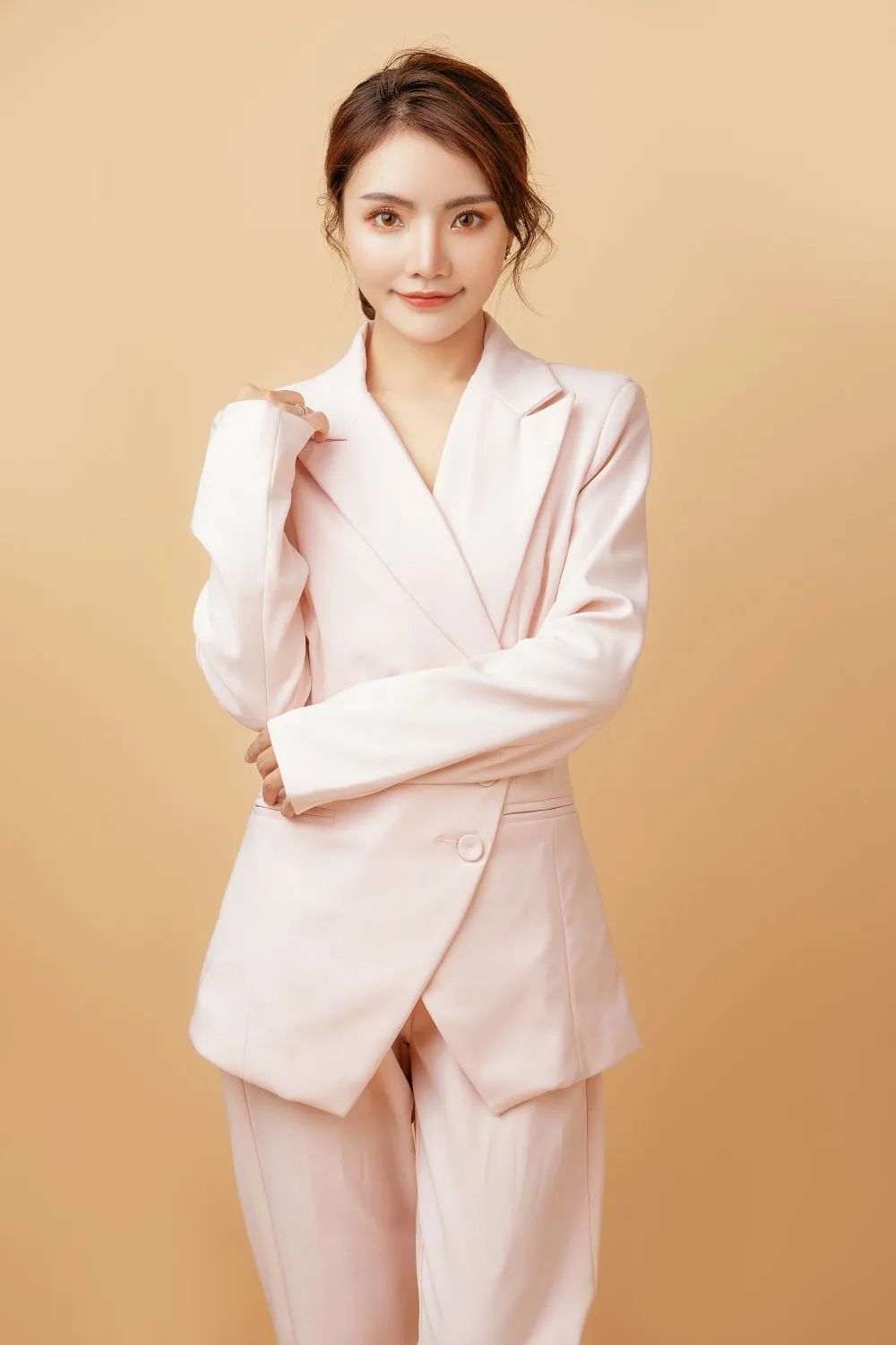 璐璐超高人气爆笑段子博主董代表也将超强来袭与周巍老师隔空互动碰撞