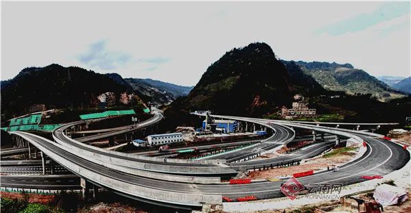 良姜坝,南岸镇,止于绥江县南岸佛耳岩,跨金沙江与四川g4216蓉丽高速相