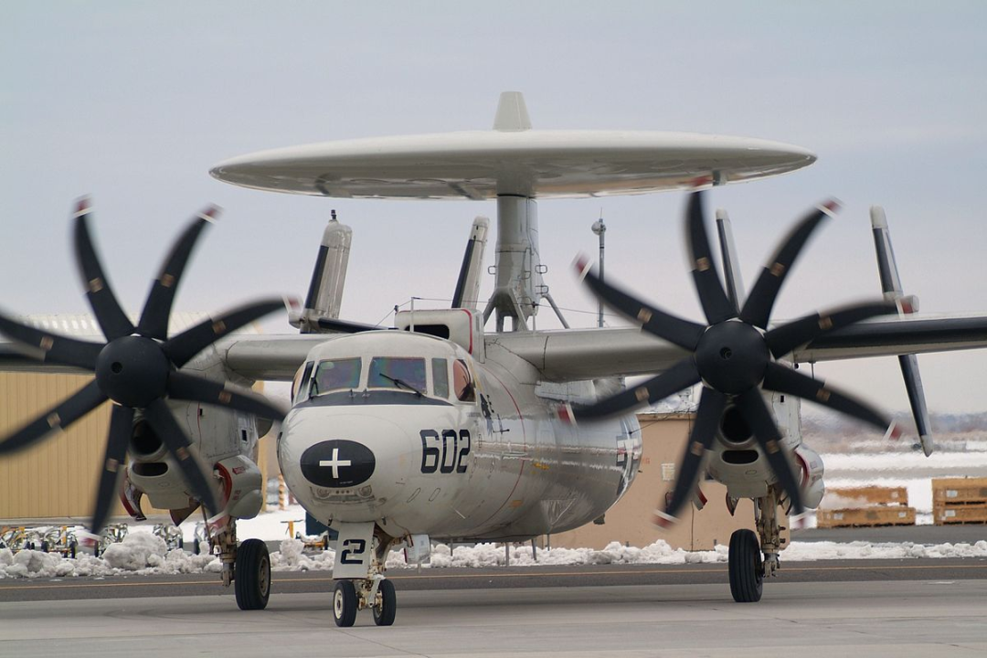优秀的预警指挥能力,能够对多个飞行目标,例如飞机或导弹进行跟踪计算