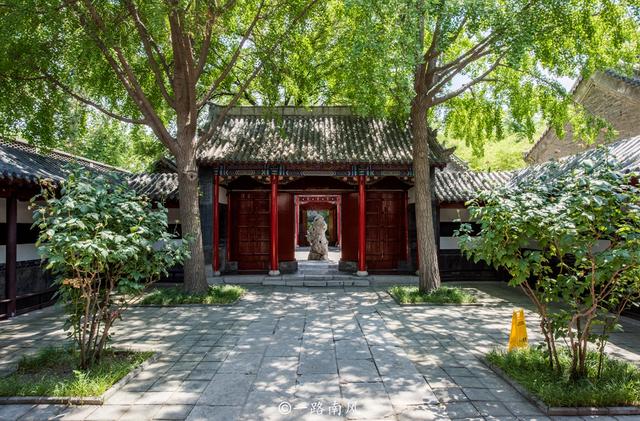 辛稼轩到底是谁济南大明湖畔最好的位置为它建祠现成知名景点