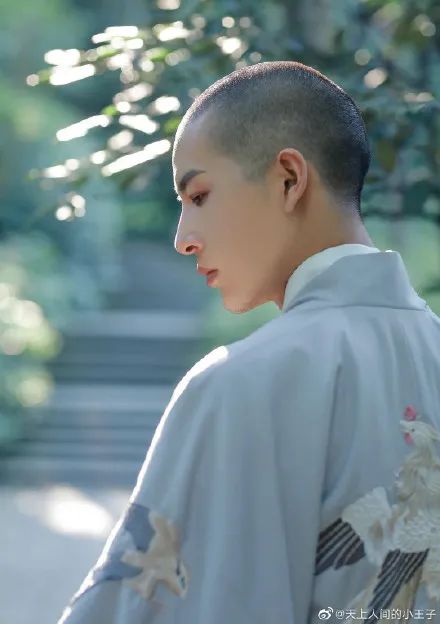 网红界最妖艳和尚竟然是史诗级照骗