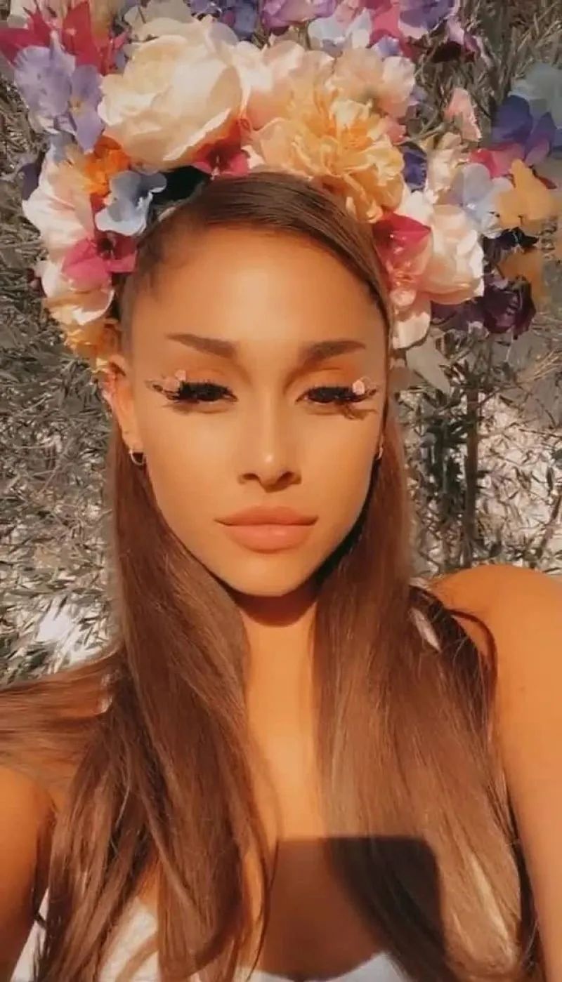 a妹庆祝生日,高调拥吻「新男友」疯狂撒狗粮!