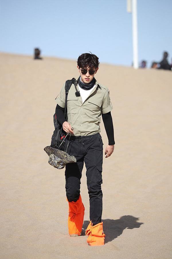 极限挑战6沙漠热血登顶捐步数种树践行公益