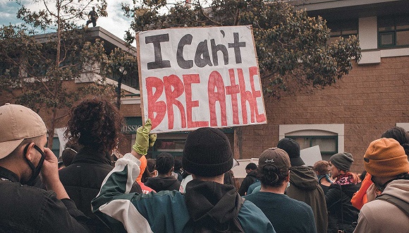  5月30日，美国旧金山举行黑人种族抗议游行。图片来源：视觉中国