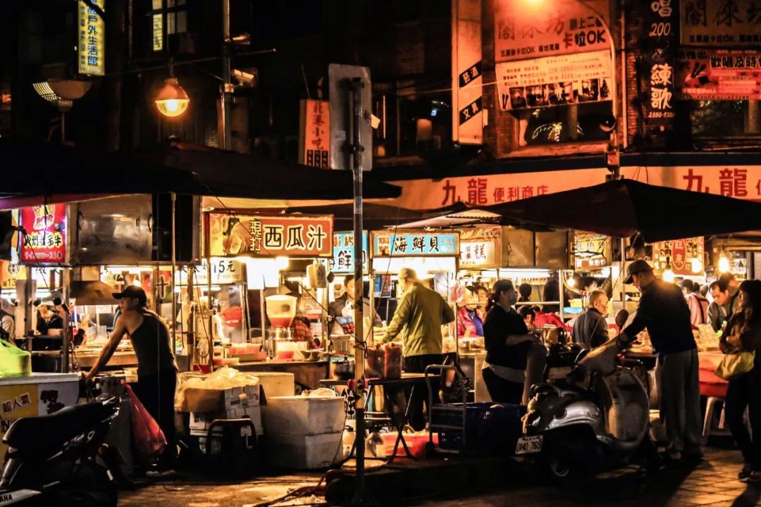 路边摊,带着城市烟火气回来了。|麻辣烫|凉面_新浪新闻