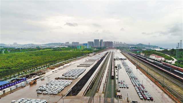 涪秀二线铁路鱼嘴站商品车物流基地投运