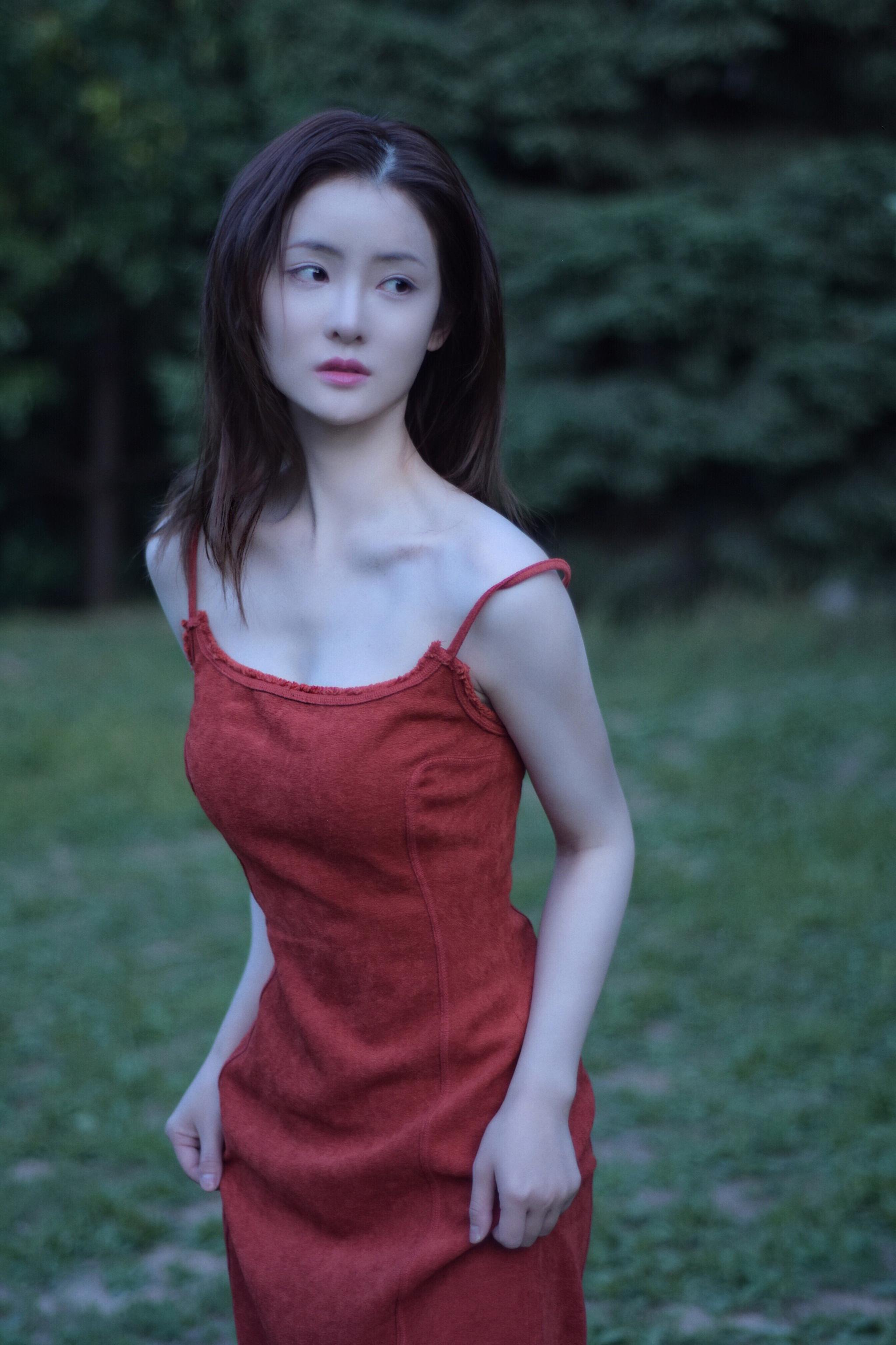 梦秦夏日森系写真 文艺优雅散发清冷气质